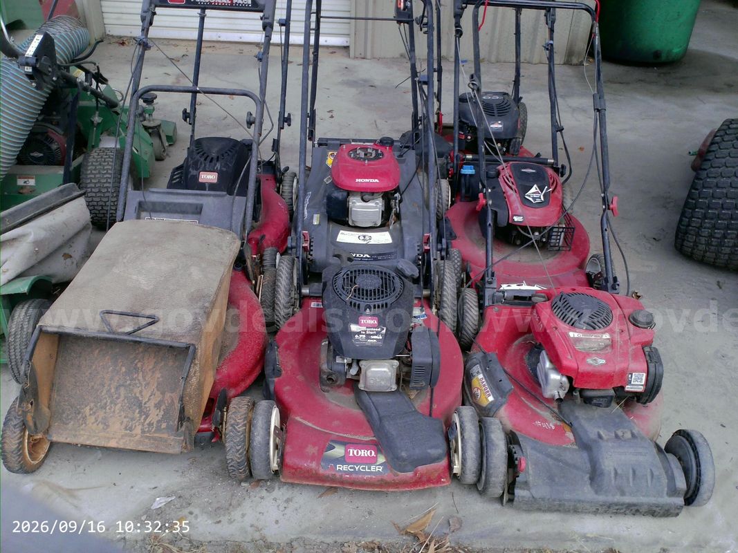 Lot of 7 Push Mowers For Parts