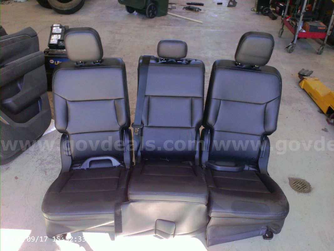 2020+ 2nd ROW SEAT ASSEMBLY (1 COMPLETE SET)