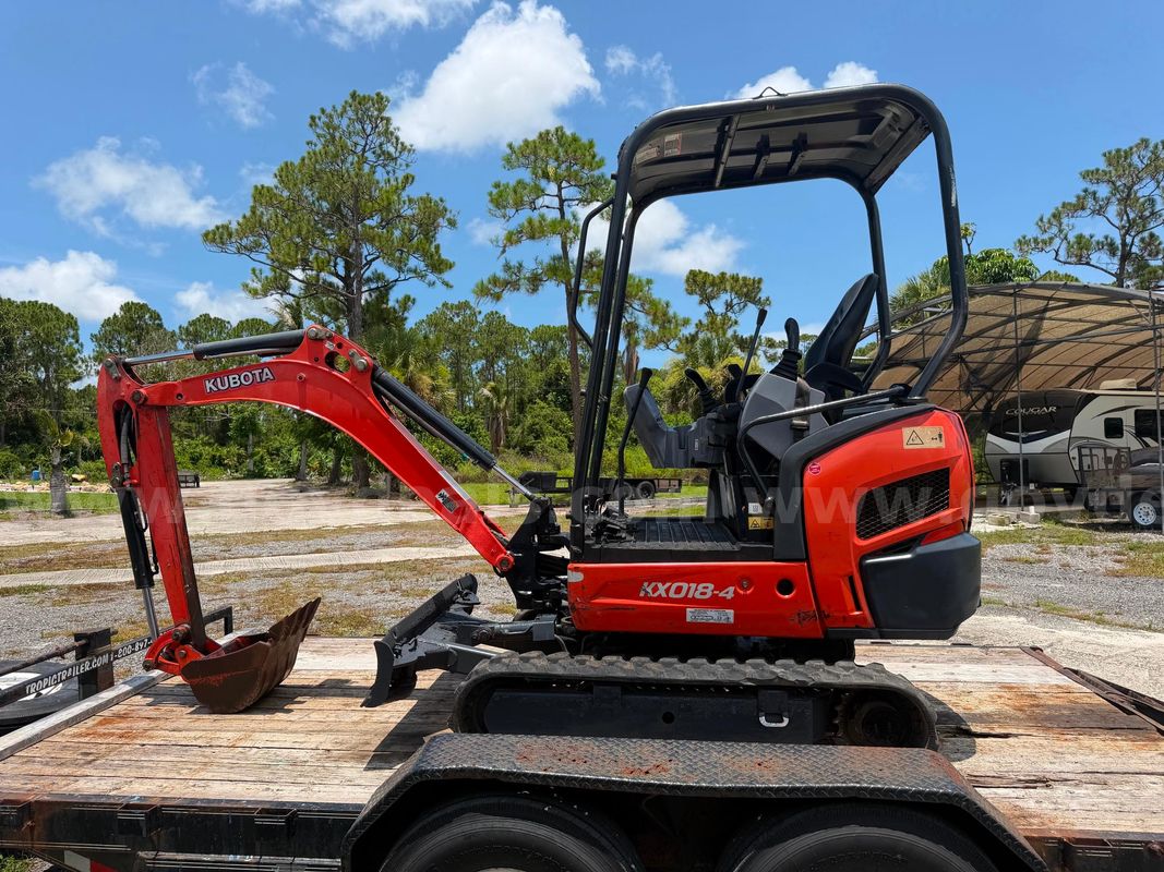 KUBOTA KX018-4 mini excavator with trailer