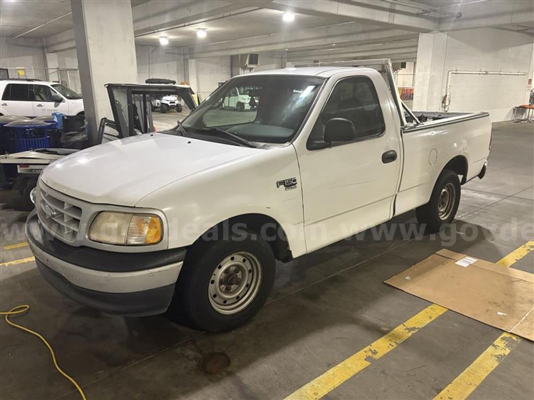 1999 Ford F-150 XL Reg. Cab Long Bed 2WD - NO RESERVE