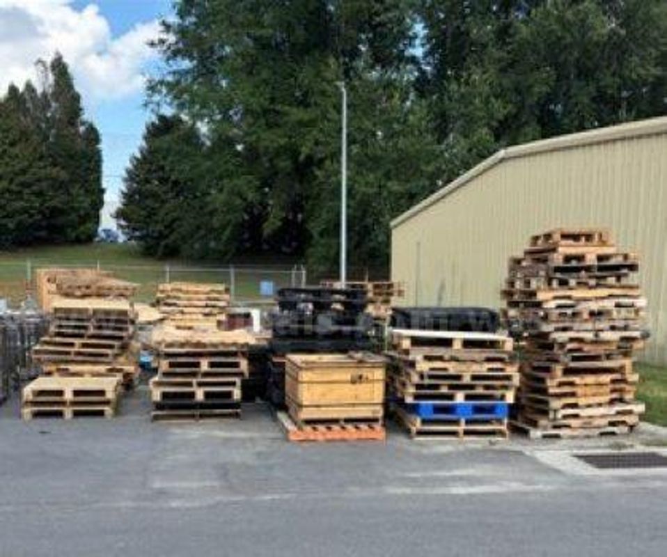 Wooden Pallets - approx 200 PLUS pallets - all are used/various sizes