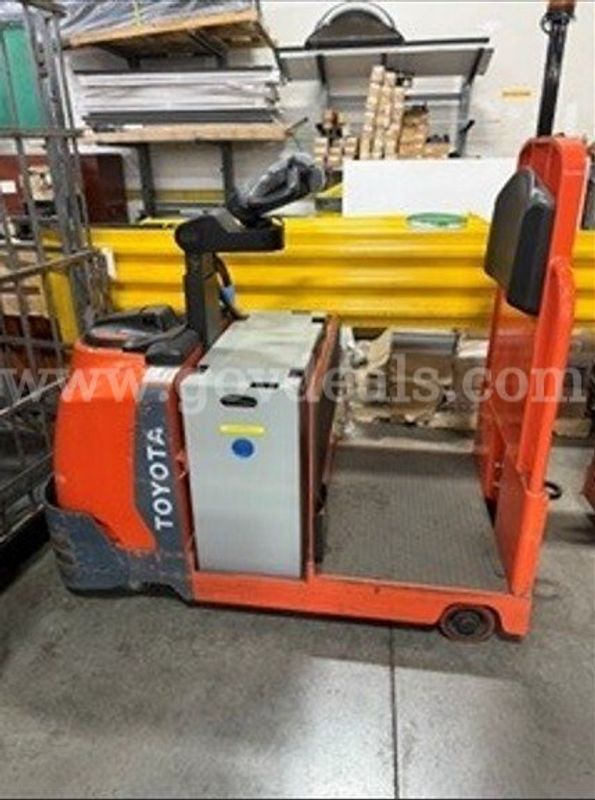 Lot of 10 used Toyota Tuggers