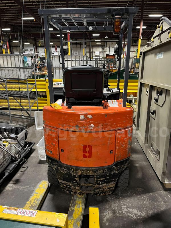 LOT OF 3 TOYOTA FORKLIFTS, USED - NOT RUNNING
