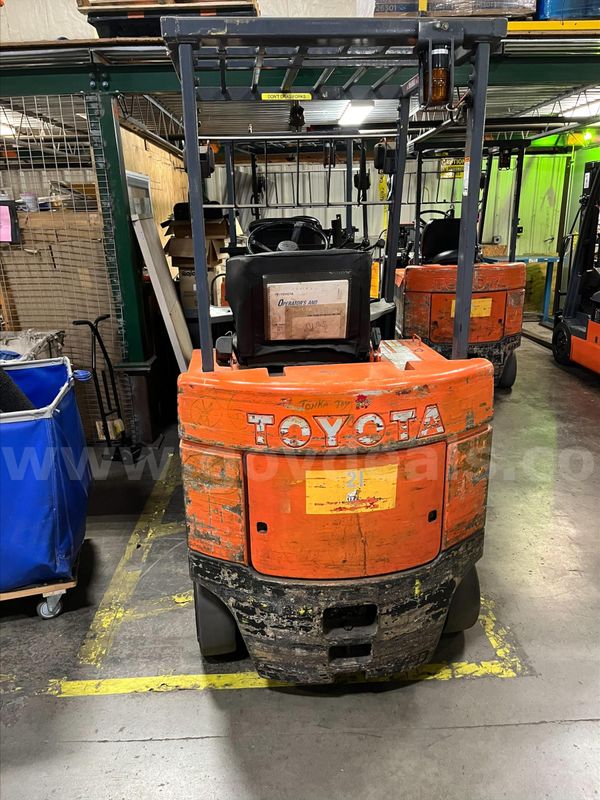 TOYOTA FORKLIFT, USED - RUNNING