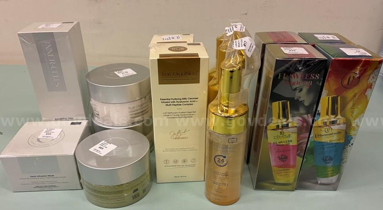 14 Bottles of a variety of Fragrances - Perfume / Cologne/ Oils/ Cleansers -