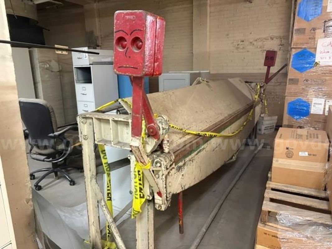 Pexto Mechanical Vintage Power Squaring Shear used for industrial sheet metal cutting