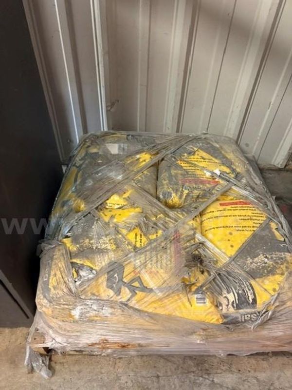 De-ising salt Standard rock salt (sodium chloride) bags 2 pallet loads