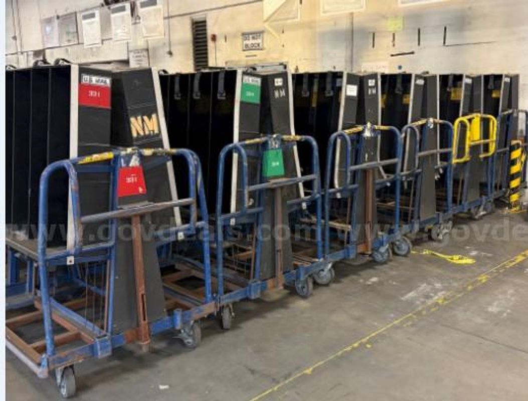 Carts excelent to transport books, magazines, etc qty 40 with casters and solid steel frame.