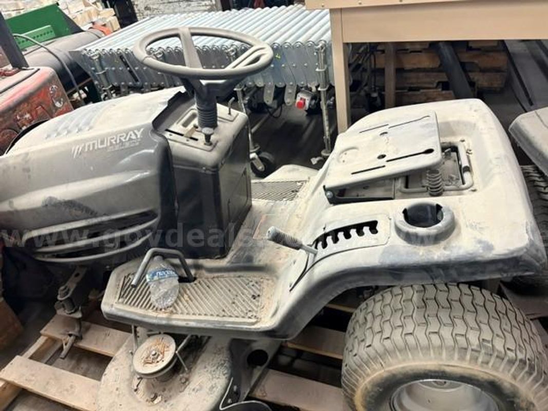 Murray Riding Mower Needing repairs lot #2