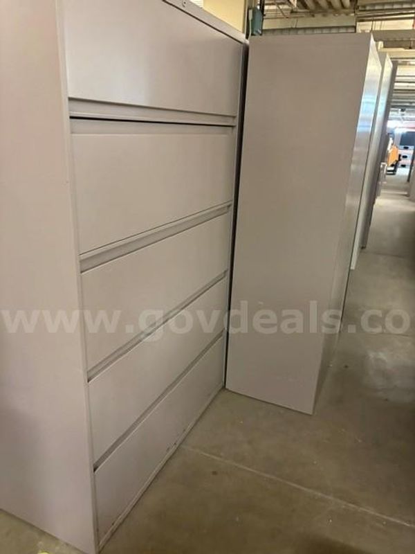 Cabinets Heavy-duty metal 5 Drawer Lateral Cabinets qty 20 Location I46
