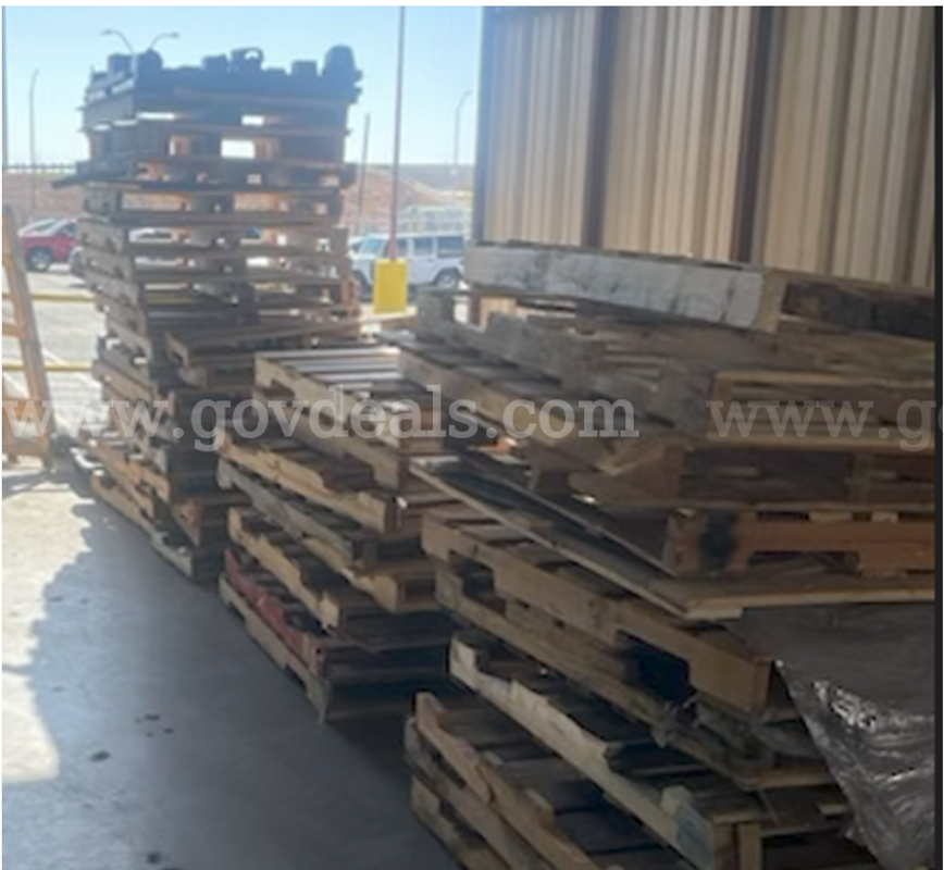 Lot of 35 (+/-) Wood Pallets: Lubbock, TX
