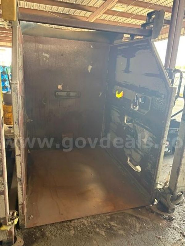 Container Unloader approximately 3000 lbs total weight. Non-working condition