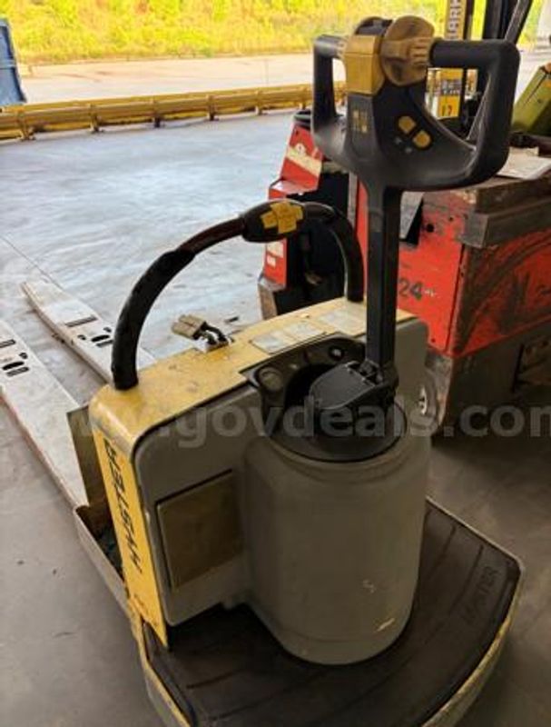 Pallet Jack Hyster B23N01405D battery NOT included