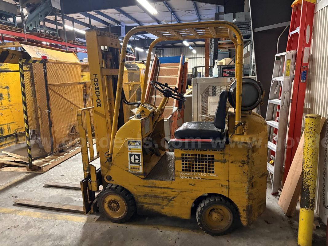 Caterpillar Towmotor Forklift (FL4) (Serial# 83K2132) (CP# 175175)