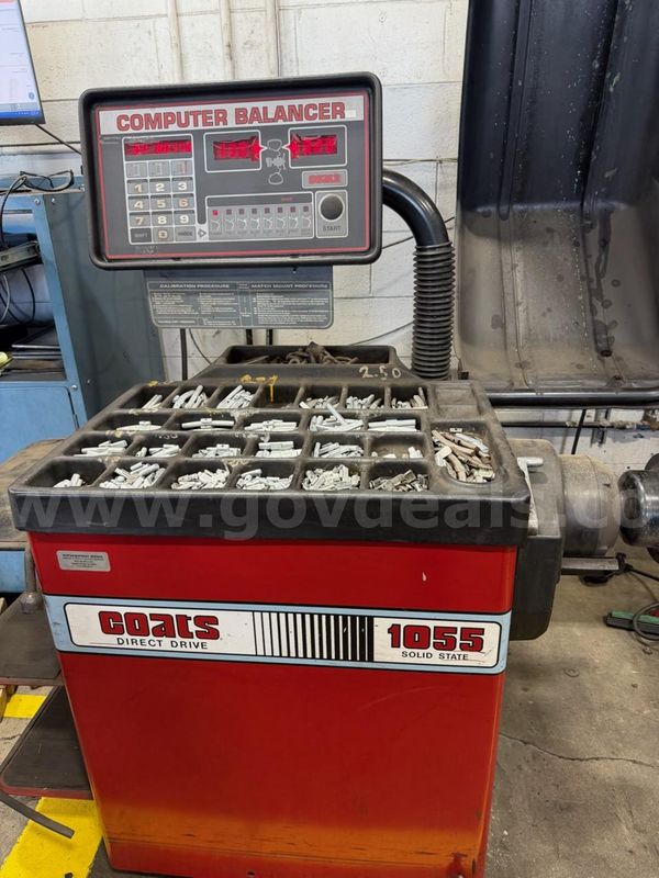 Tire Machine - Coats 1055