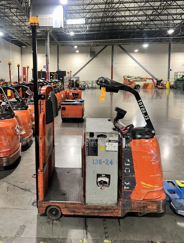 Toyota Tow Tractor - Battery Included - Working