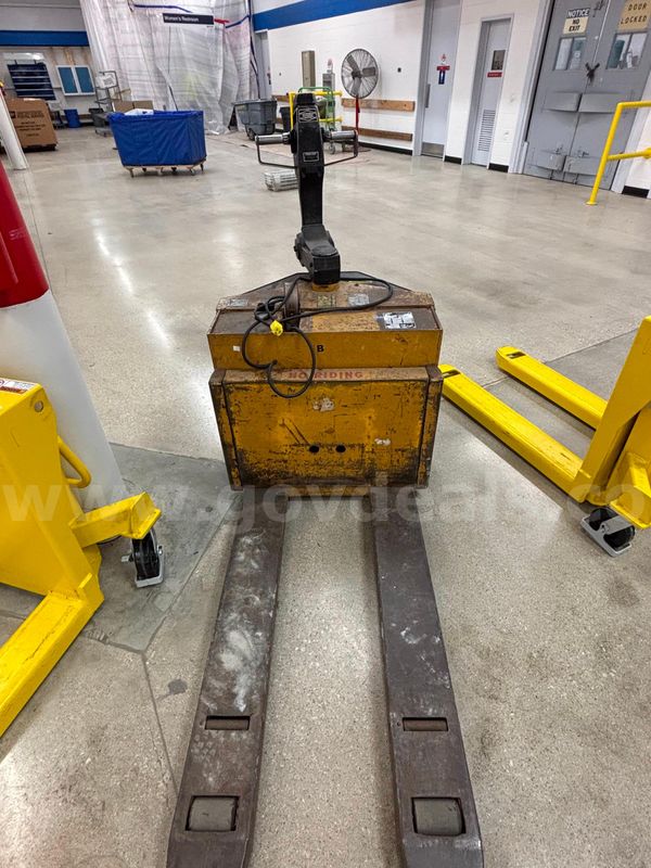 Big Joe PTW 40 electric pallet jack