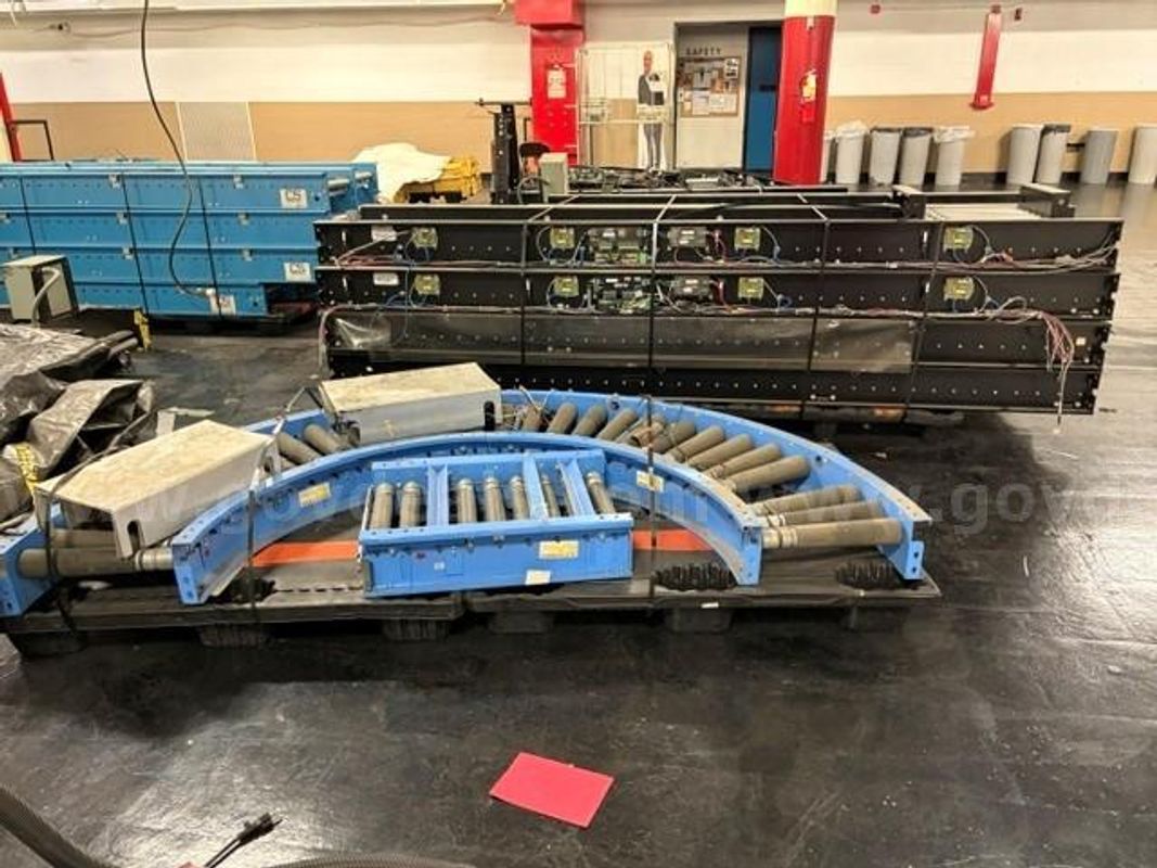 LOT of 51 Conveyors