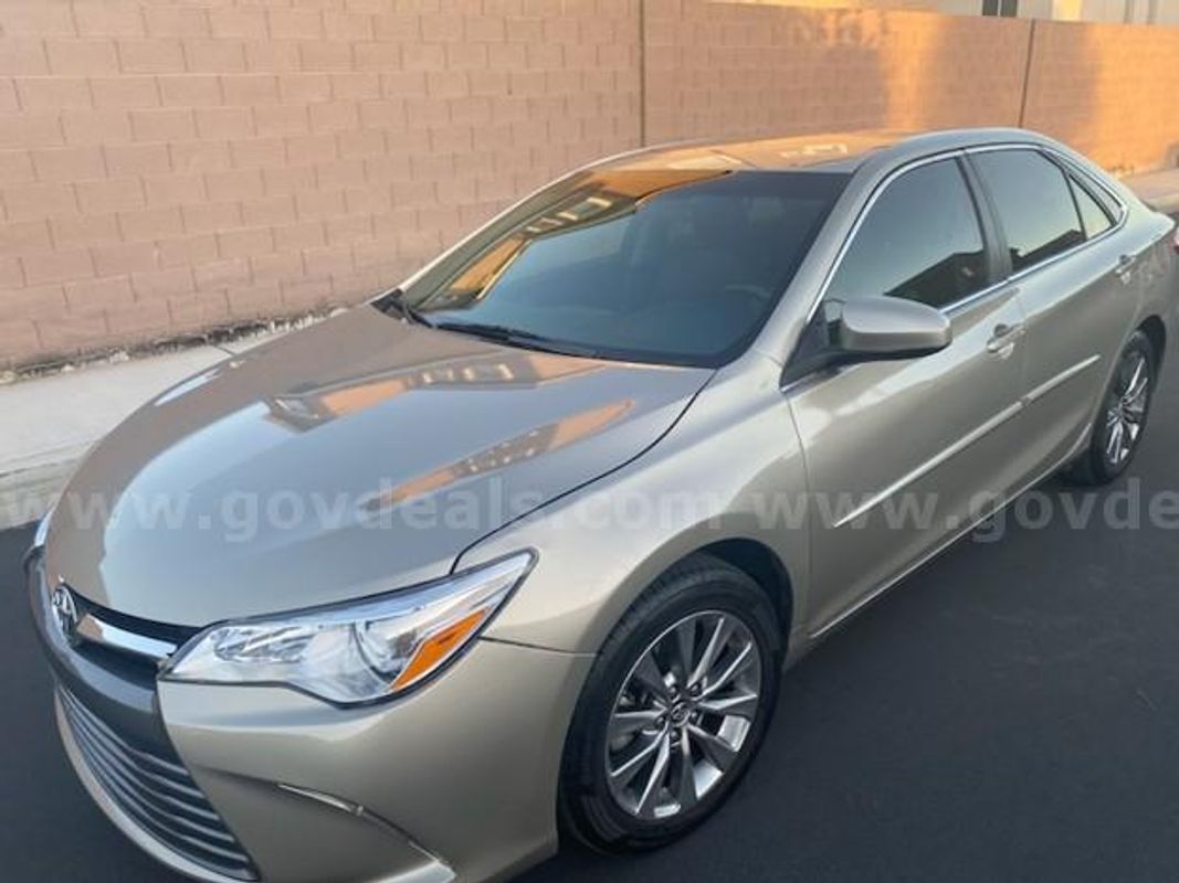 2016 TOYOTA CAMRY XLE