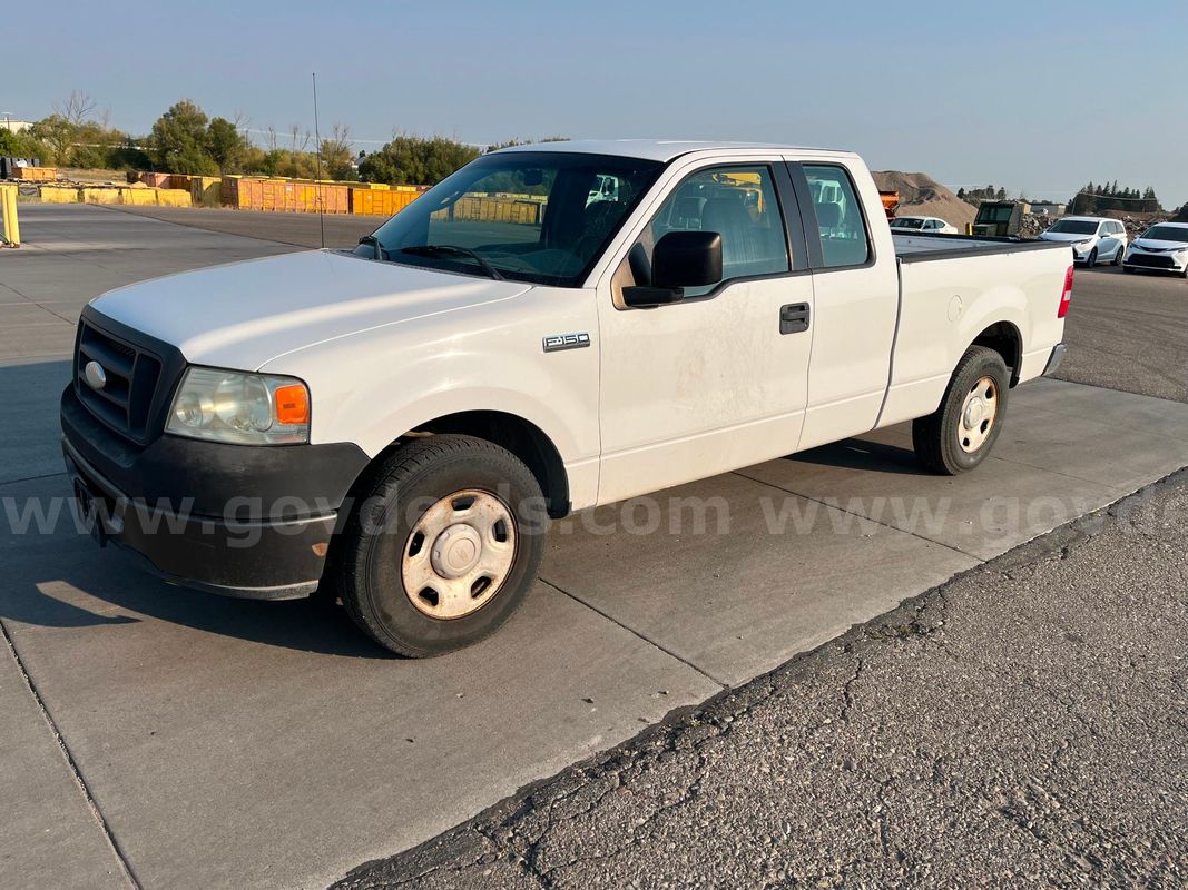 2006 Ford F-150 XL SuperCab 2WD