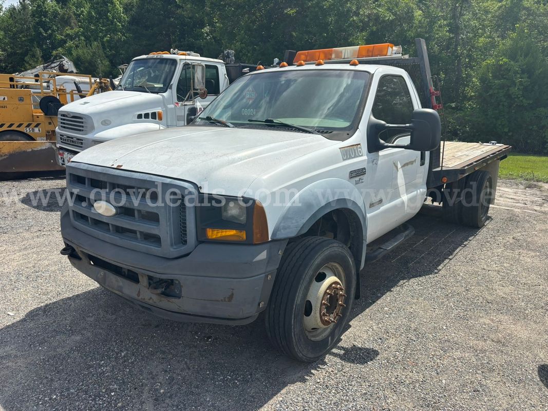 2006 Ford F-550 S/A 4x4 Flatbed Dually -Inoperable