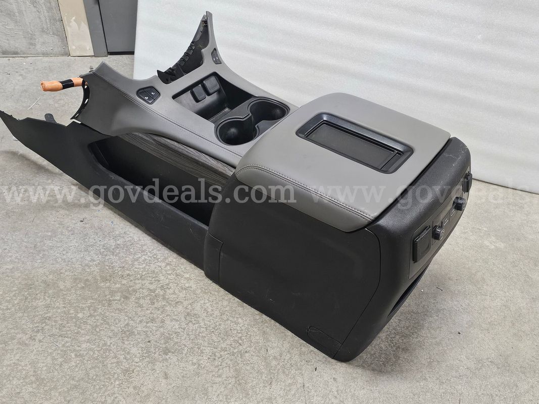 Center console 2014–2018 Chevrolet Silverado and GMC Sierra 1500/2500/3500 2015–2020 Tahoe, Suburban, and Yukon SUV