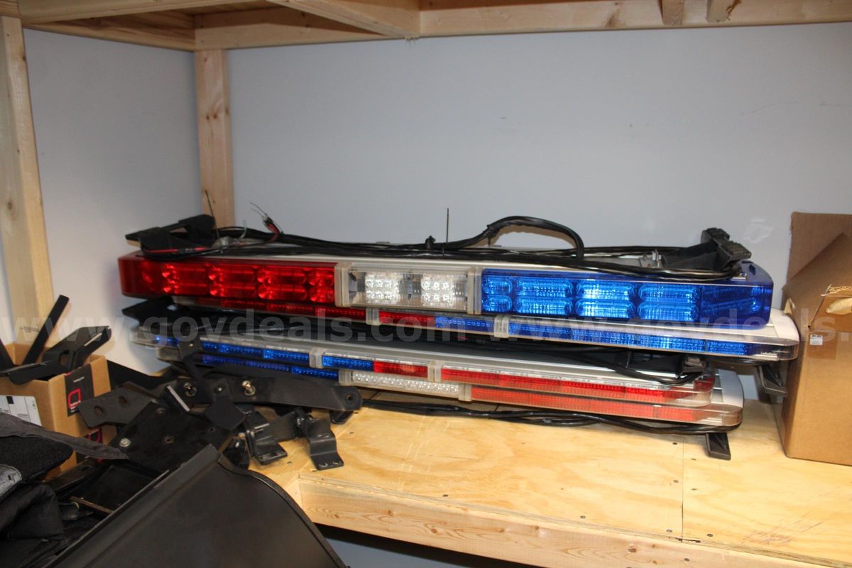 Whelen Red and Blue Lightbars **Restricted Bidders**