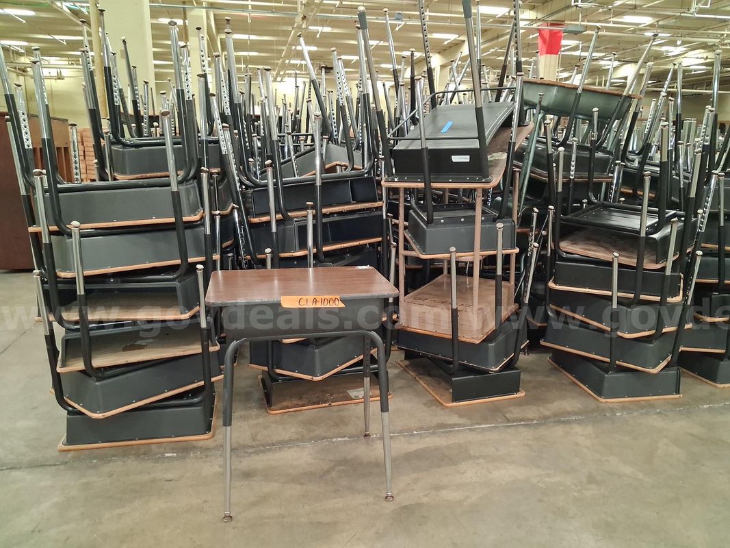 Classroom Desk (Lot)