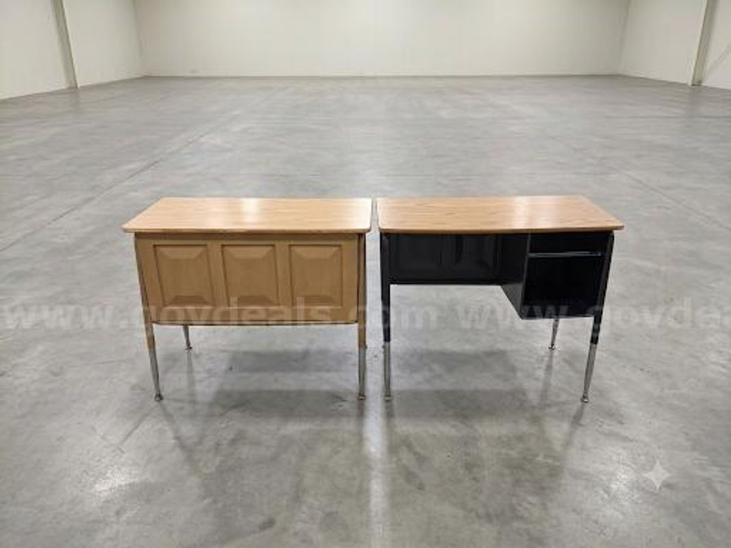 Classroom Desk (Lot)