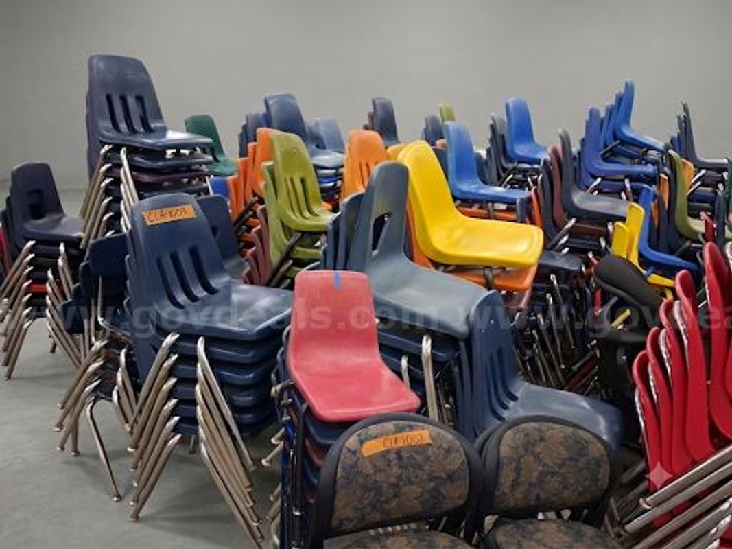 Classroom Chairs (Lot)