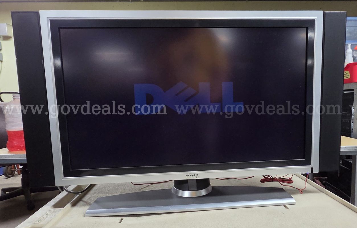 Dell Television: W3202MH LCD 32-inch, multiple inputs available! Powers on. Used. NO REMOTE!