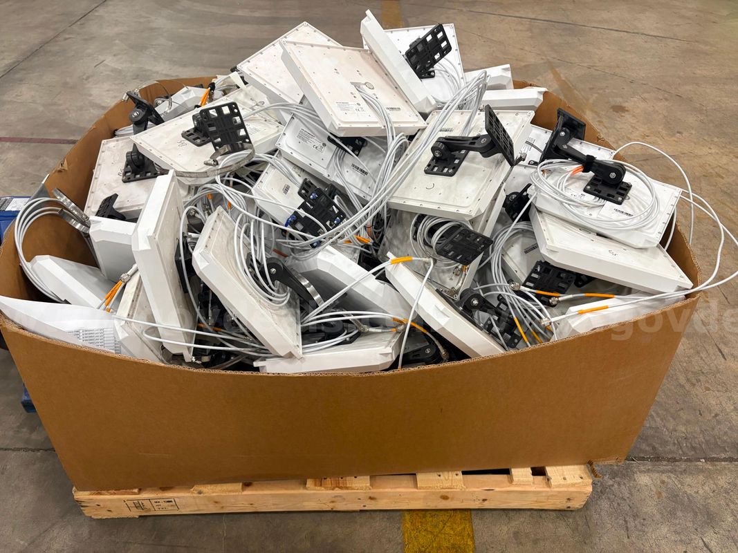 Cisco wireless Aironet Dual-band bi-directional antennas (lot - 2 pallets)