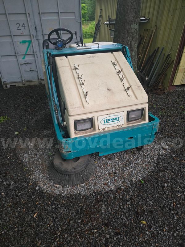 TENNANT STREET SWEEPER
