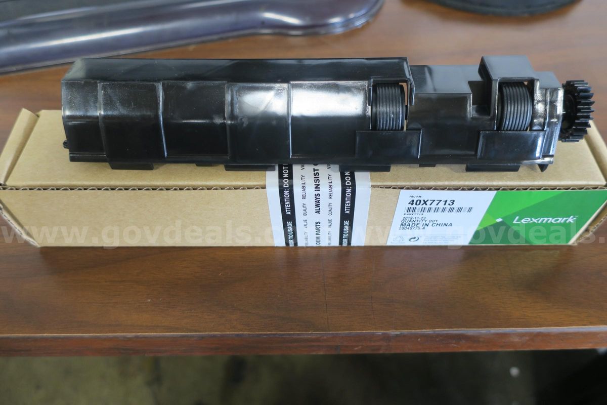 LOT OF (8) LEXMARK SEPERATOR ROLLER ASSEMBLY MODEL: 40X7713- NEW IN BOX!