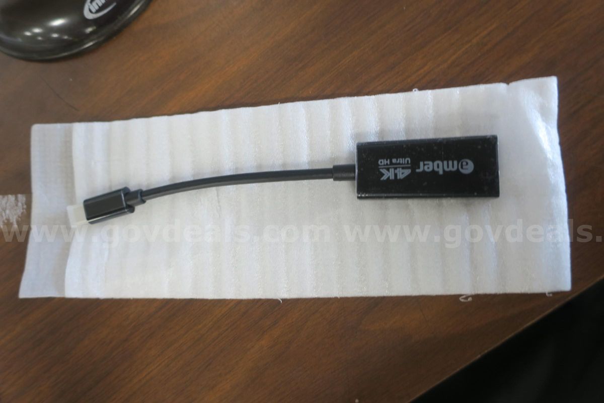 LOT OF (72) AMBER 4K ULTRA HD HDMI TO USB-C ADAPTER- NEW IN BOX!