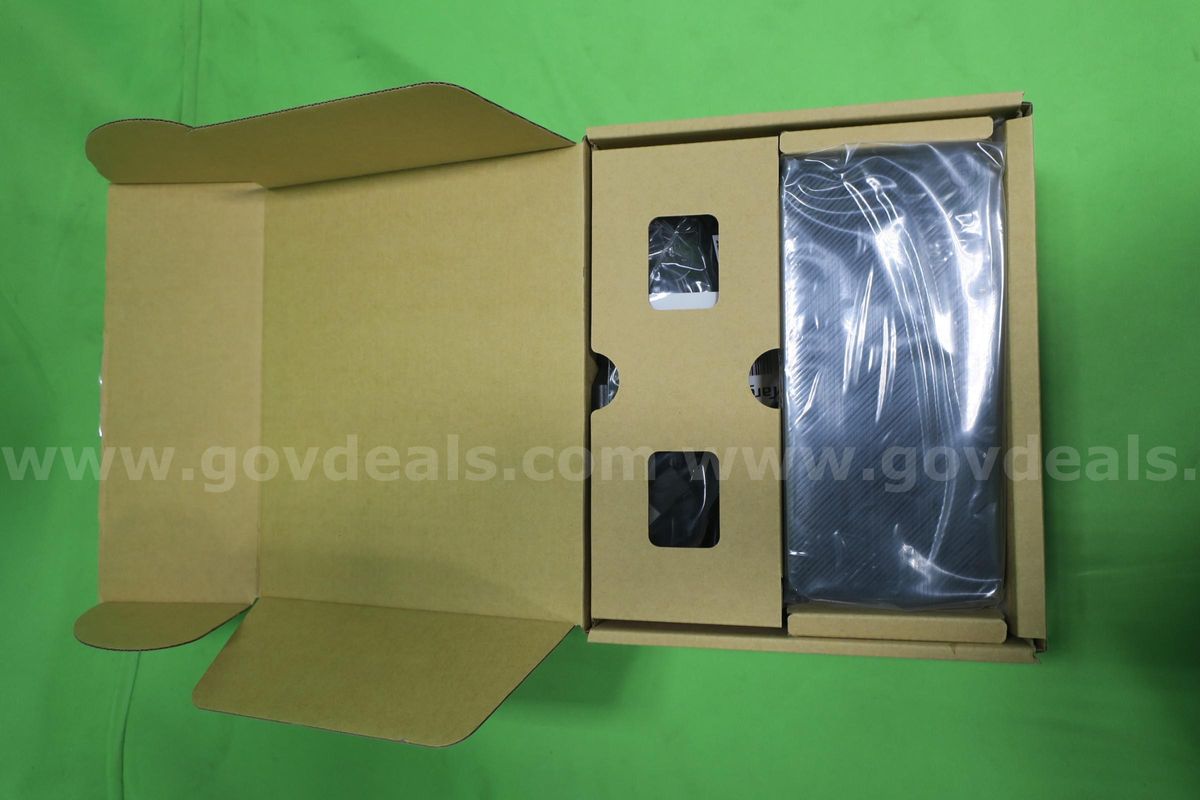LOT OF (6) TARGUS USB-C DUAL 4K DOCKING STATION MODEL: DOCK191- NEW IN BOX!