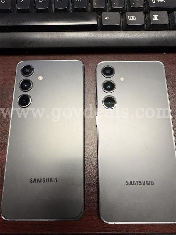 Lot of (2) Samsung S24
