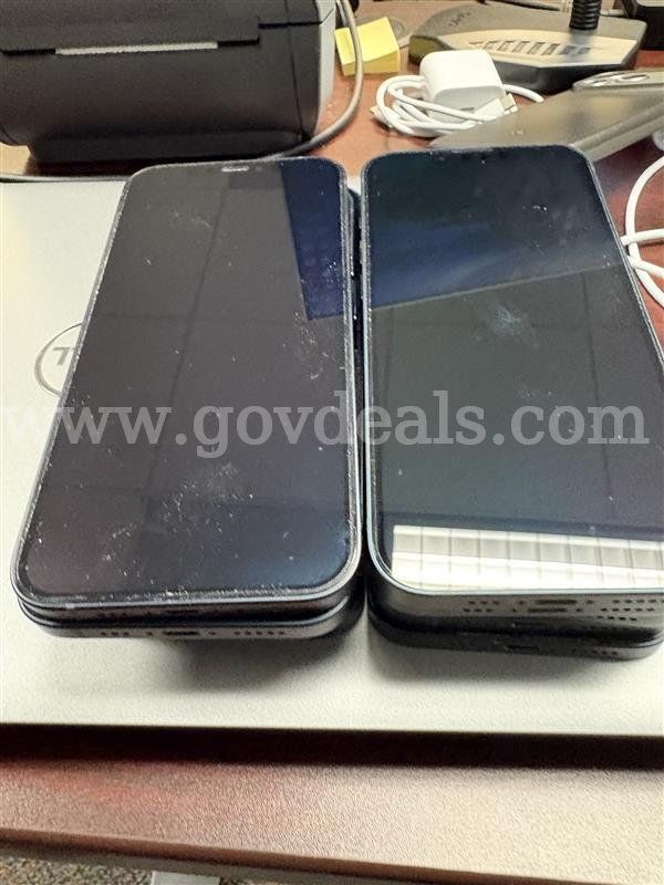 Lot of 10 Apple iPhone (iPhone 13 and 12)