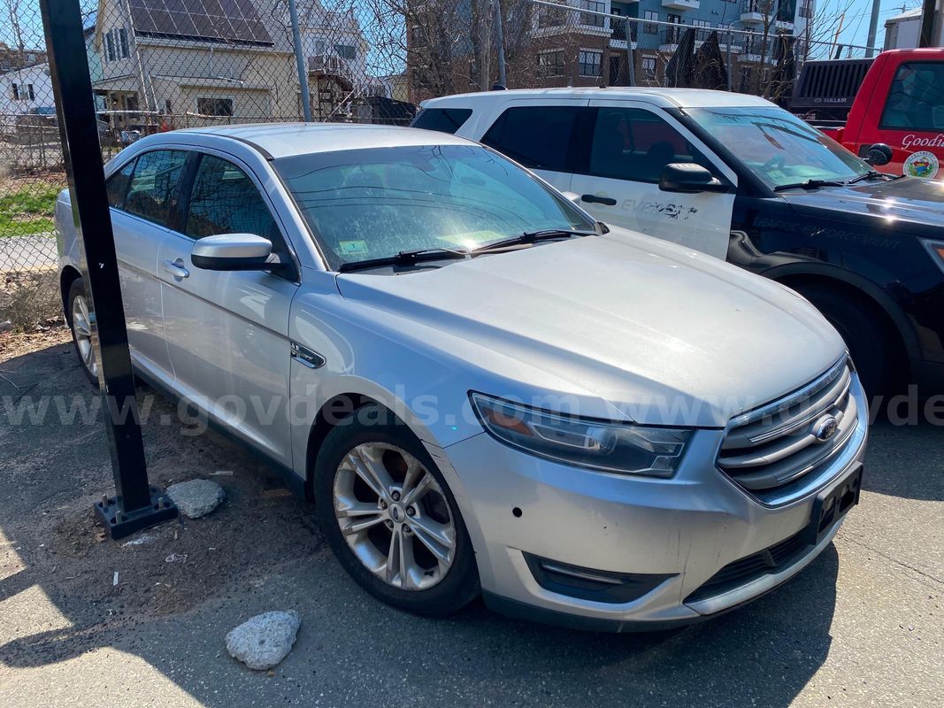 2013 Ford Taurus