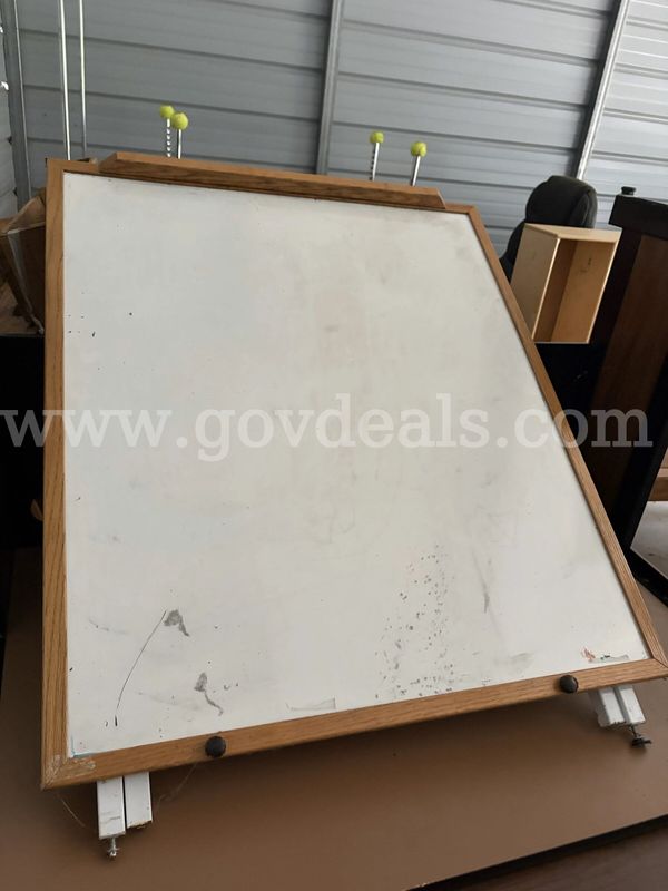 Easel Type Dry Erase Board