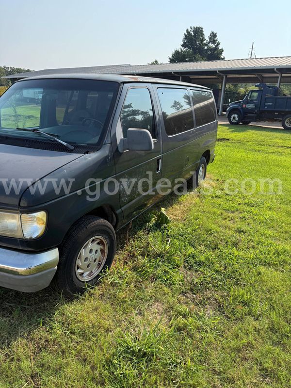 1993 Ford Club Wagon XLT