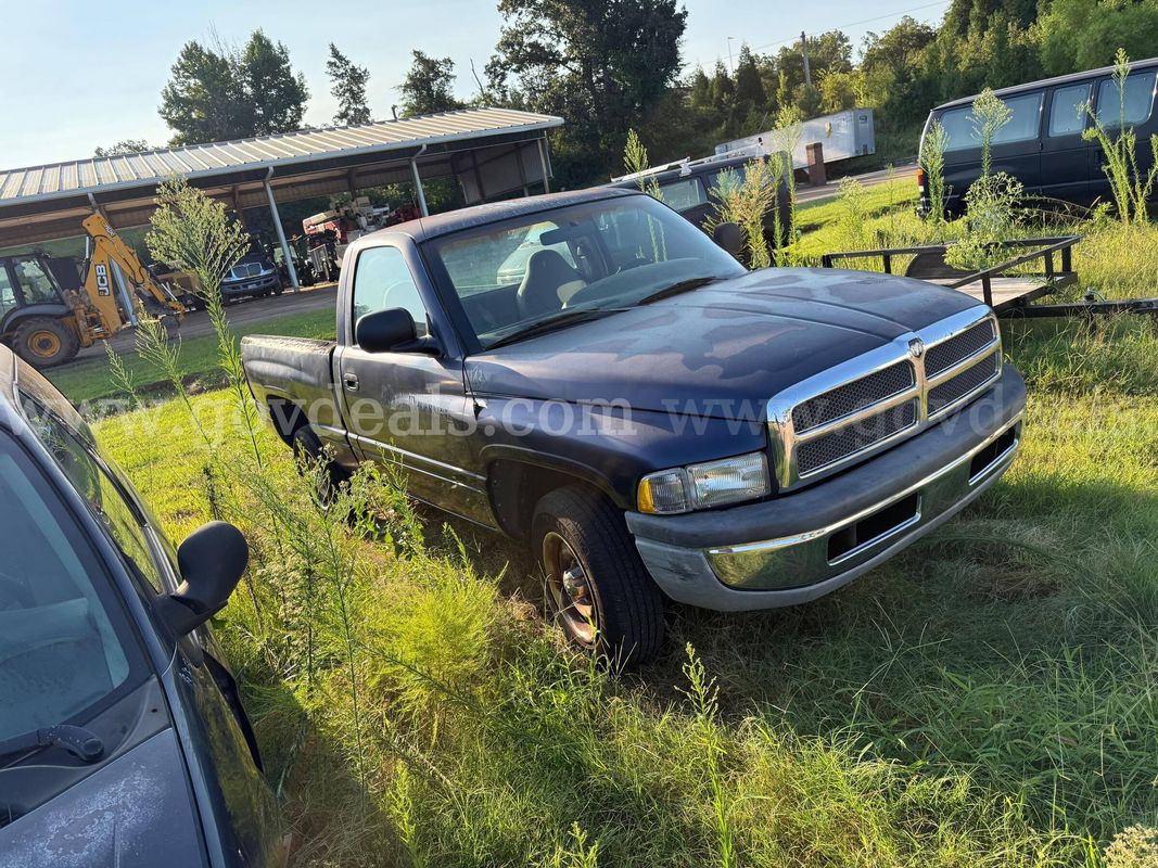 2001 Dodge Ram 1500 Reg. Cab Short Bed 2WD