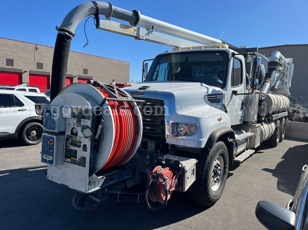 2016 Freightliner 114SD