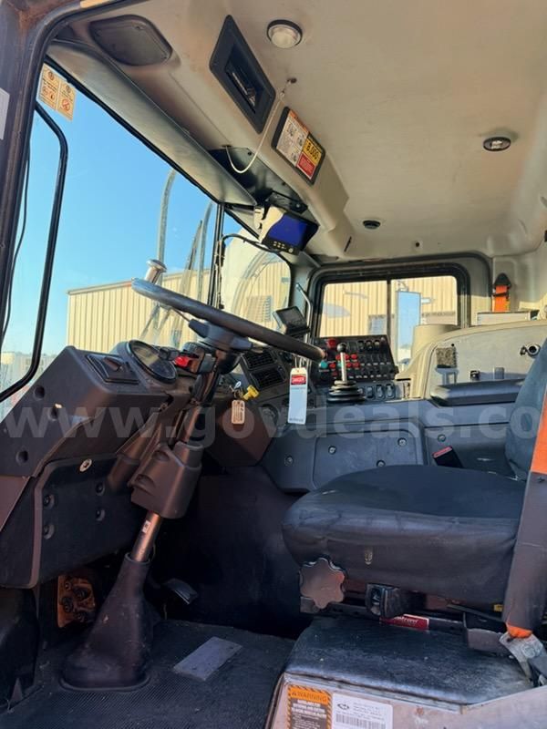 2018 Mack MRU613