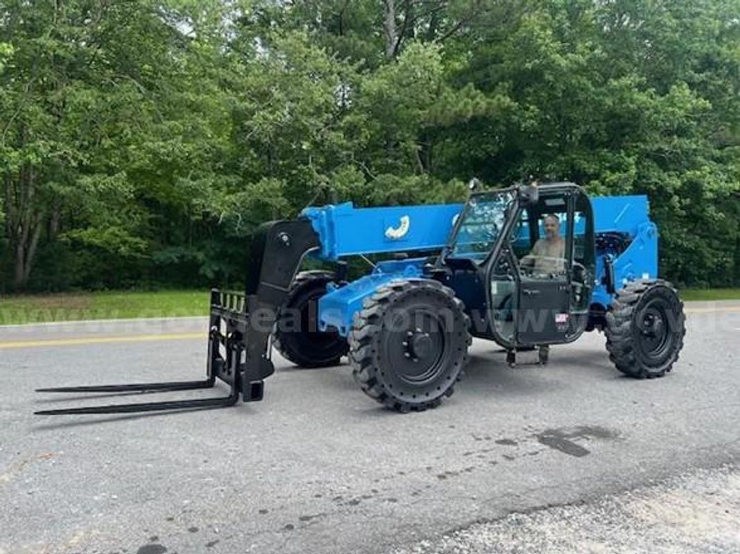 2015 Genie GTH844 4WD Telescopic Rough Terrain Boom Lift