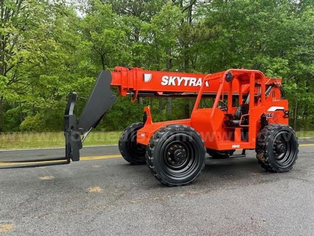 2013 JLG Skytrack 6042 6,000 Lb Telehandler