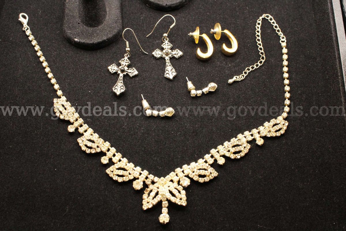 Lot of Mixed Jewelry