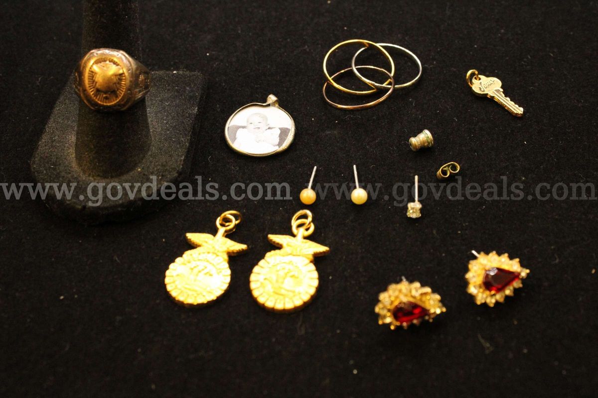 Lot of Mixed Jewelry