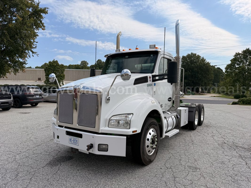 2017 Kenworth T880 T/A Truck Tractor