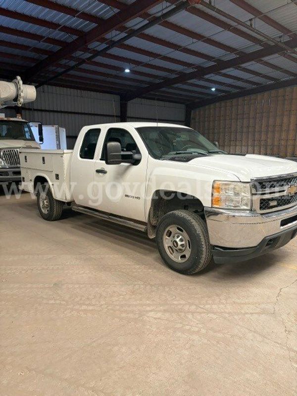 2011 Chevrolet Silverado 2500HD Work Truck Ext. Cab 2WD